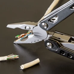 True Utility Handyone Ultimate 18-In-1 Multi-Tool -Big Agnes Shop 1297726 800 auto