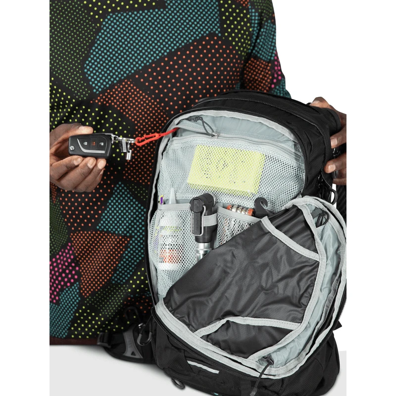 Osprey Syncro 20 Biking Backpack - Men's 8 Osprey Syncro 20 Biking Backpack - Men's - Image 6