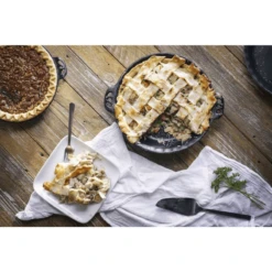 Camp Chef Cast Iron Pie Pan -Big Agnes Shop 1326501 800 auto